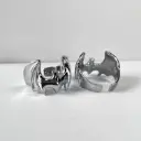 Sleek batwing ring